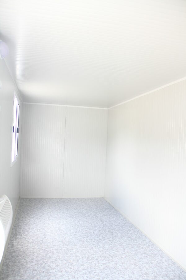 Intérieur d une cabane de chantier de 6 mètres de la gamme ACCESS par BCM (1)
