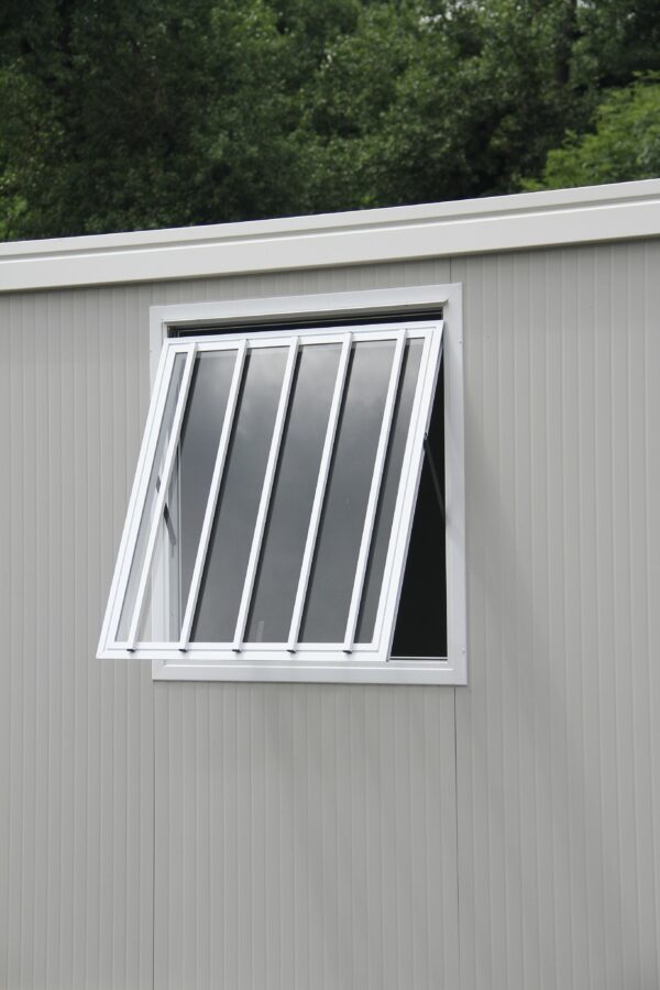 fenêtre à projection moderne pour cabane de chantier la moins chère en France (1)